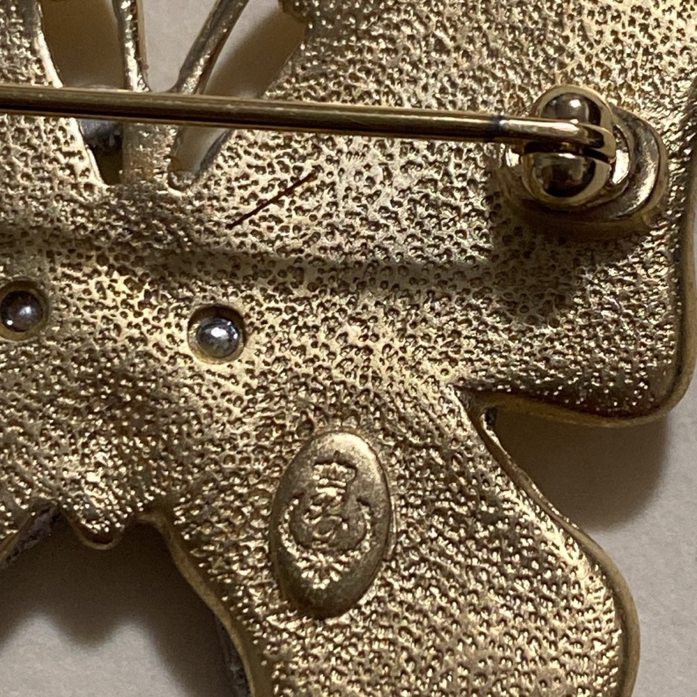 Butterfly metal brooch - Picture 7 of 8